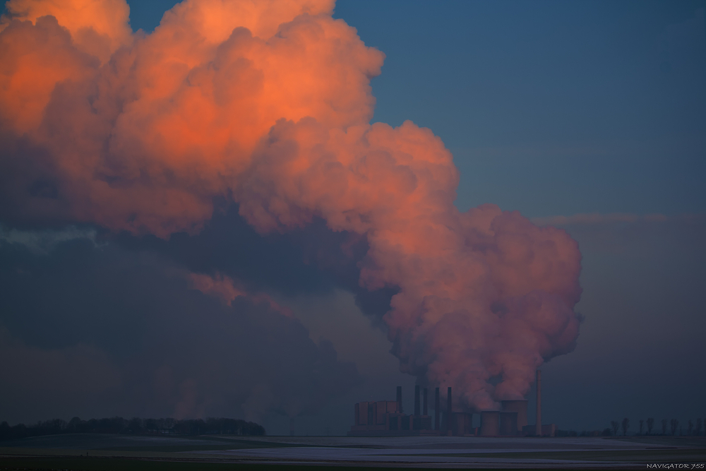 RWE KW. Neurath, zwischen Dämmerung und Tag.