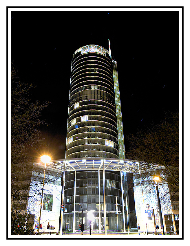 RWE Tower Essen bei Nacht