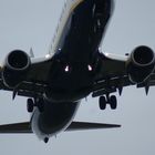 Ryanair B737-800 anflug Airport Magdeburg-cochstedt