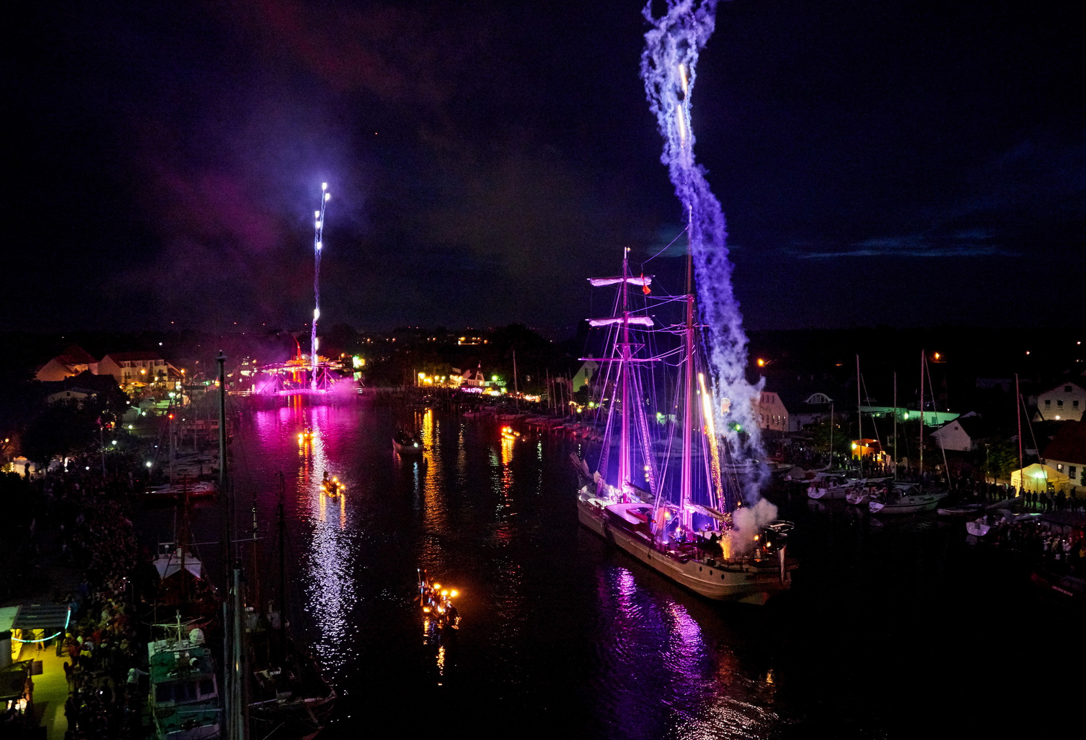 Ryck in Flammen auf dem Fischerfest Greifswald-Wieck