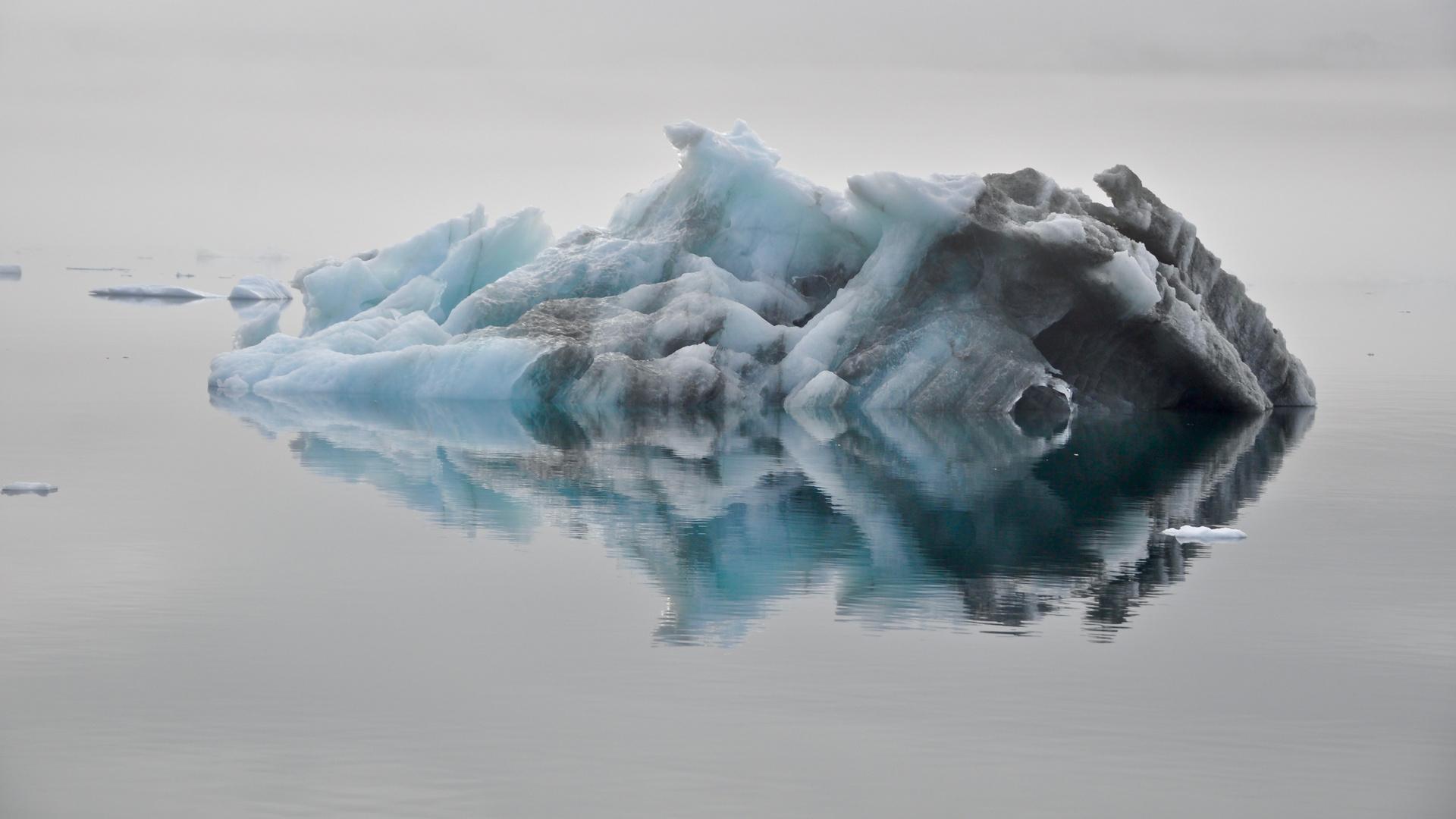 RYPEFJORD REFLECTION - Sailing in East Greenland