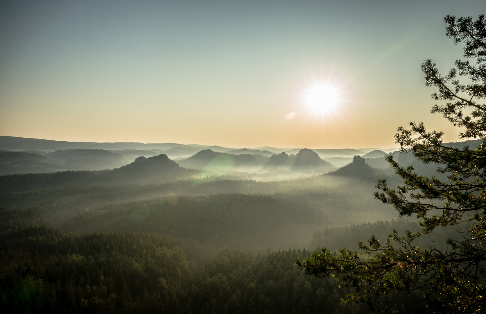 S A N F T E H U G E L K E T T E N Foto Bild World Youth Wald Bilder Auf Fotocommunity