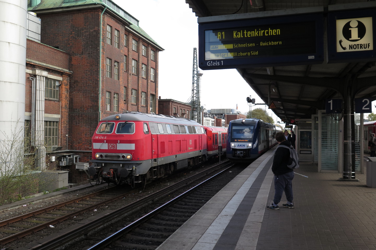 S-Bahn 218 474 und AKN in Hamburg-Eidelstedt III