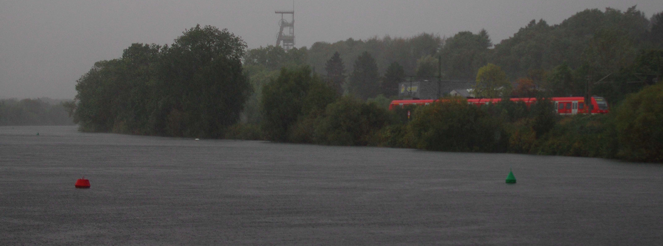 S Bahn 9 im Gewitter