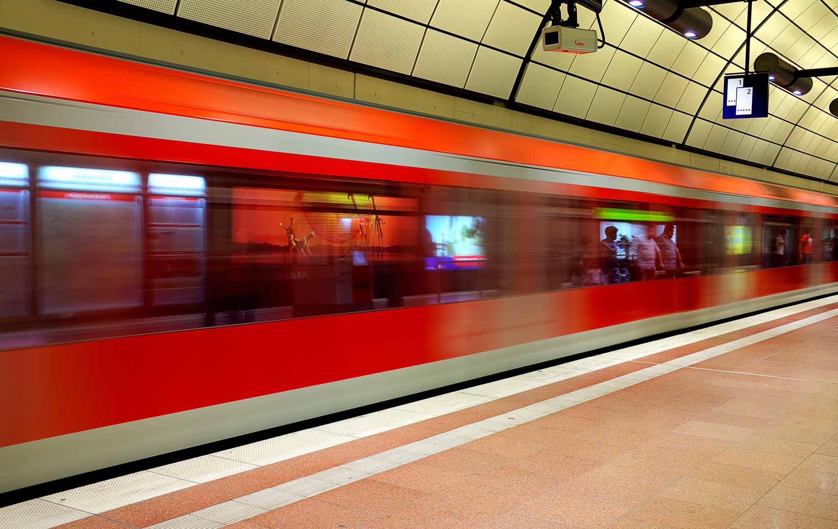 S-Bahn am Airport Hamburg