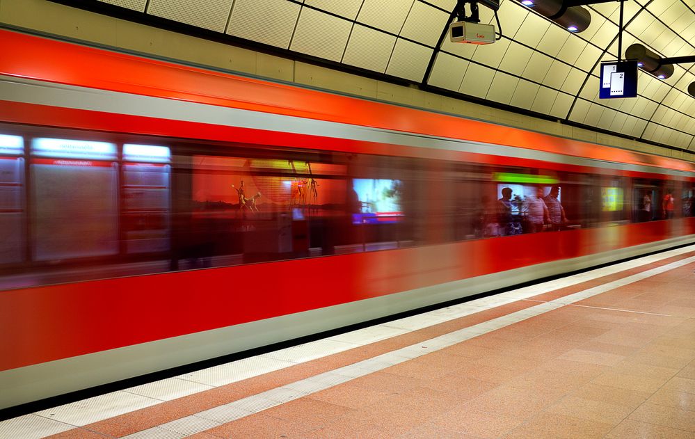 S-Bahn am Airport Hamburg