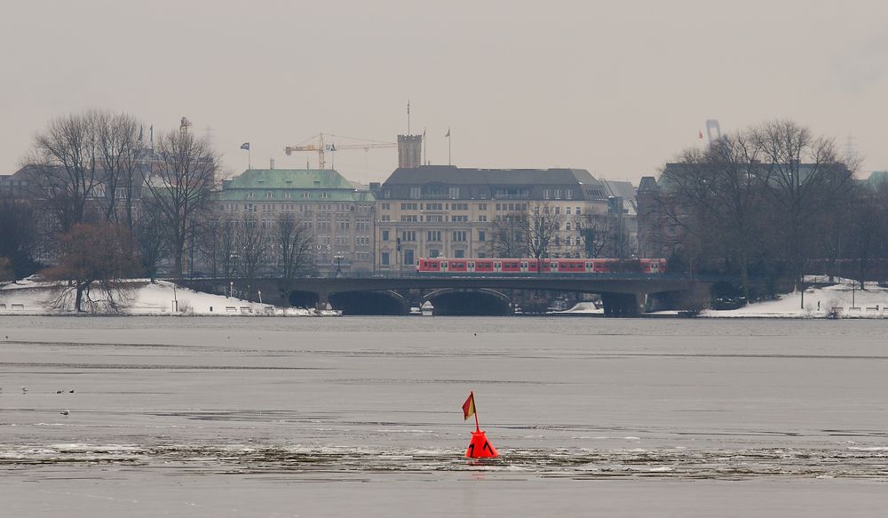 S-Bahn auf der Lombardsbrücke