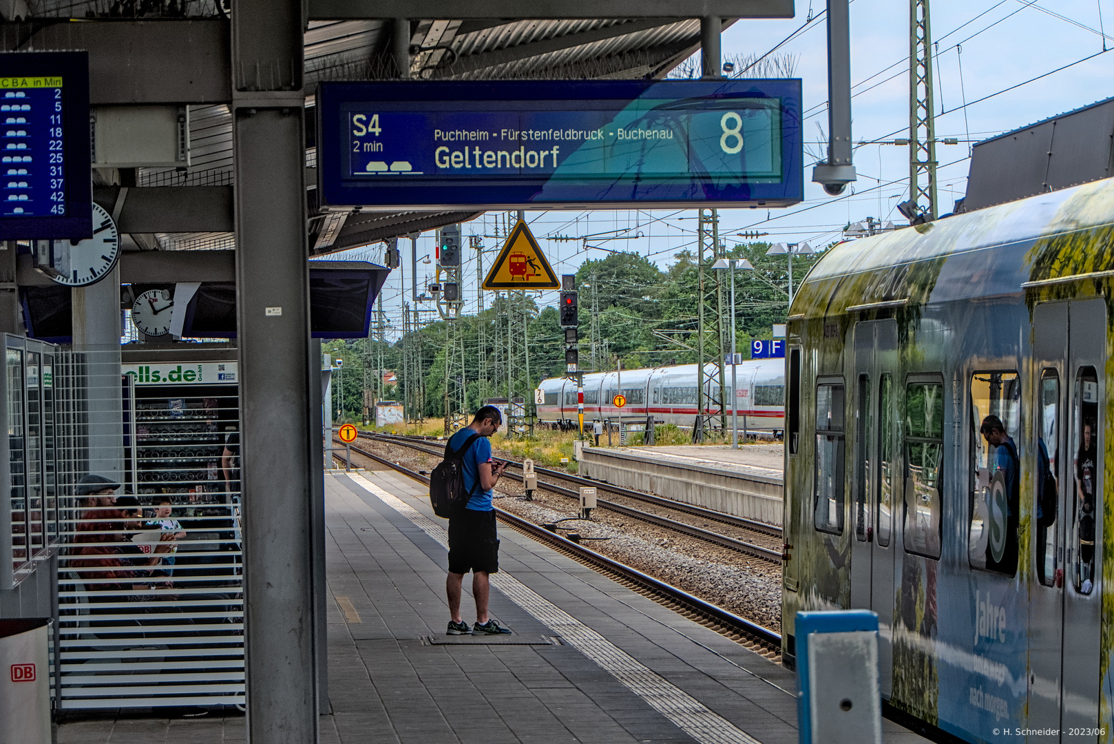 S-Bahn Bahnsteig in München Pasing