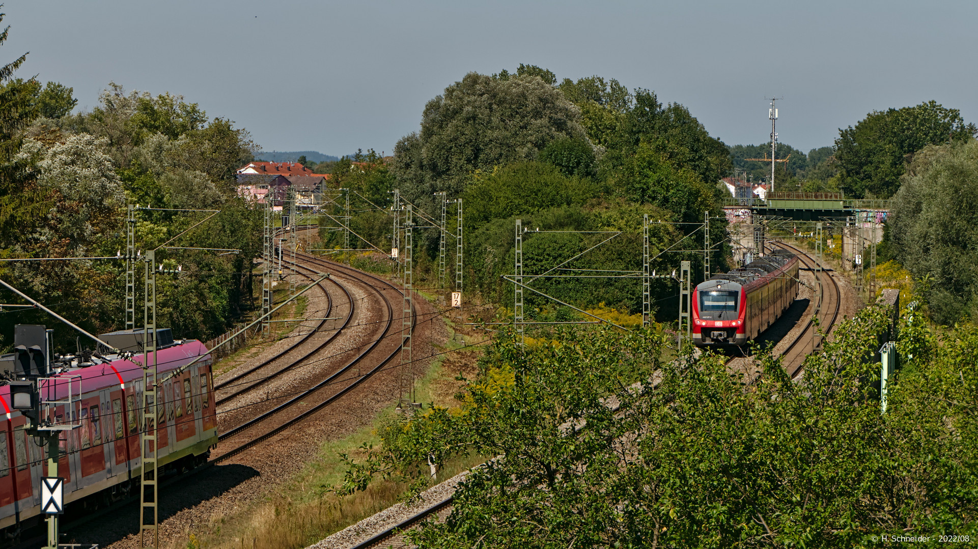 S-Bahn begegnet "Mops"