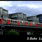 S-Bahn bei den Hamburger Landungsbrücken