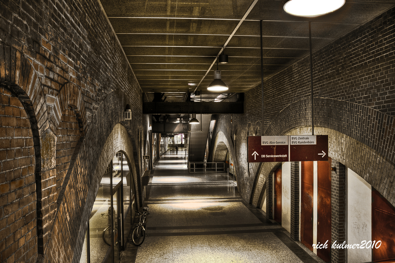 S-bahn Haltestelle-Janowitzbrücke-Berlin