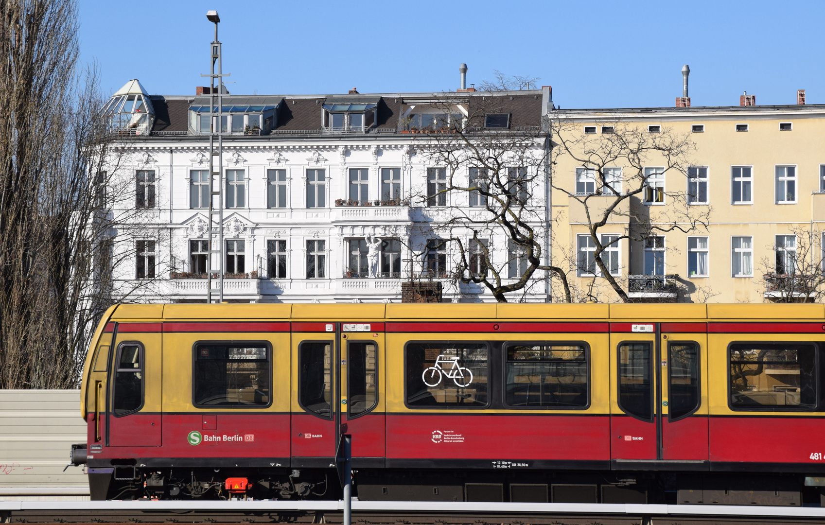 S-Bahn in Berlin Charlottenburg