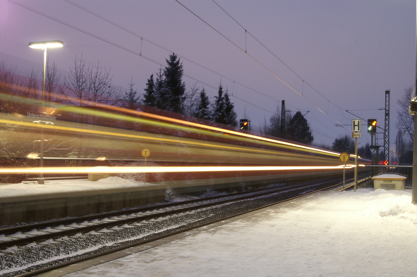 S-Bahn in Unterschleißheim bei der Abfahrt