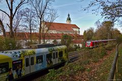 S-Bahn Jubiläumszug am Kloster Fürstenfeld