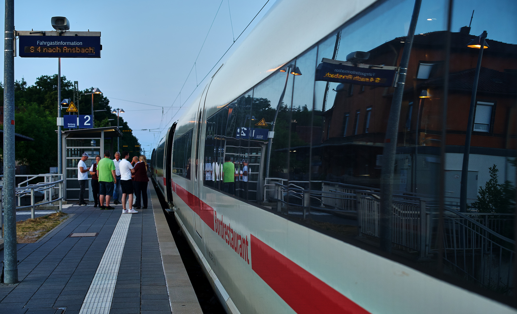 S-Bahn mit Restaurant?