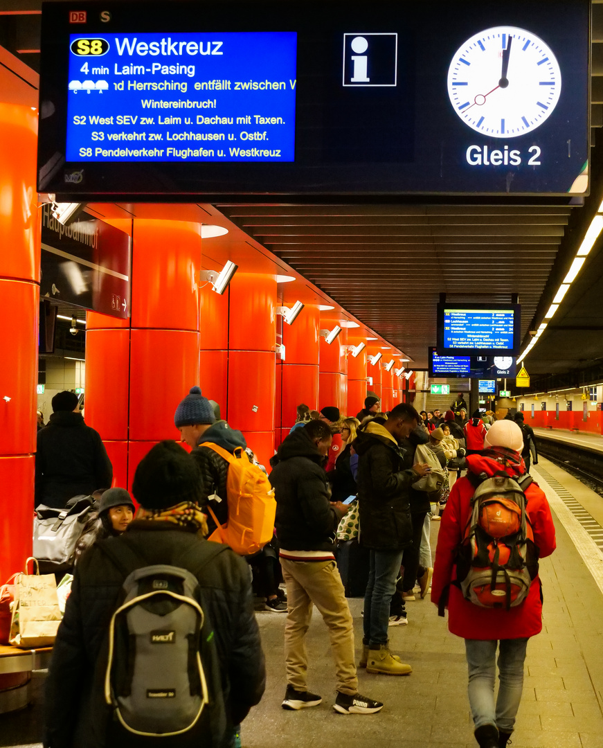 S-Bahn-SEV mit Taxen ...