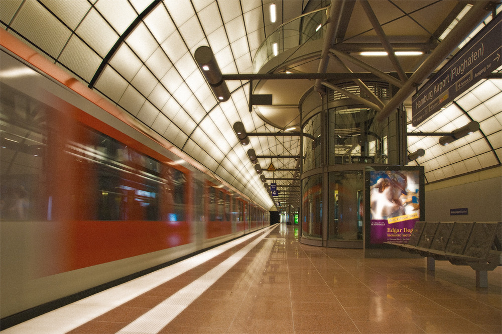 S-Bahn-Station "Hamburg-Airport"