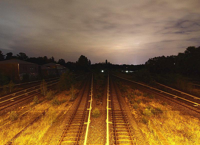 S-Bahnhof Olympiastadium bei Nacht