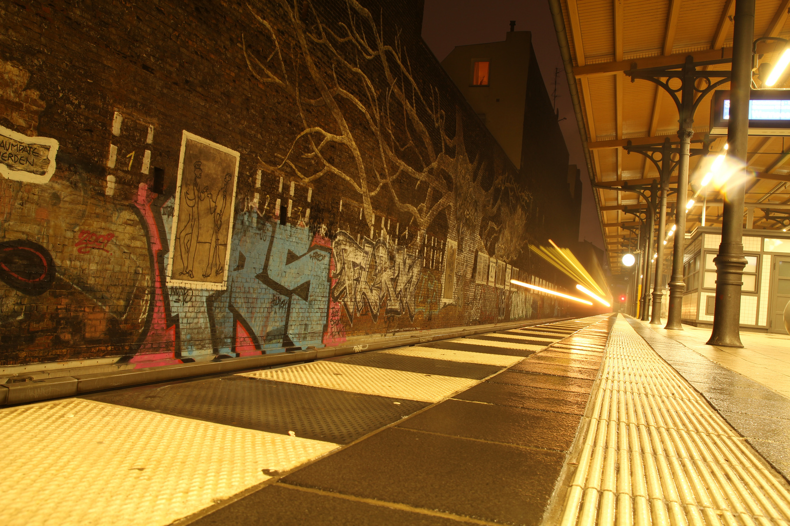 S-Bahnhof Savignyplatz Berlin