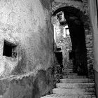 S. Stefano di Sessanio (AQ)-Alley- Sotto gli archi non passavano le streghe.Under the archs didin't