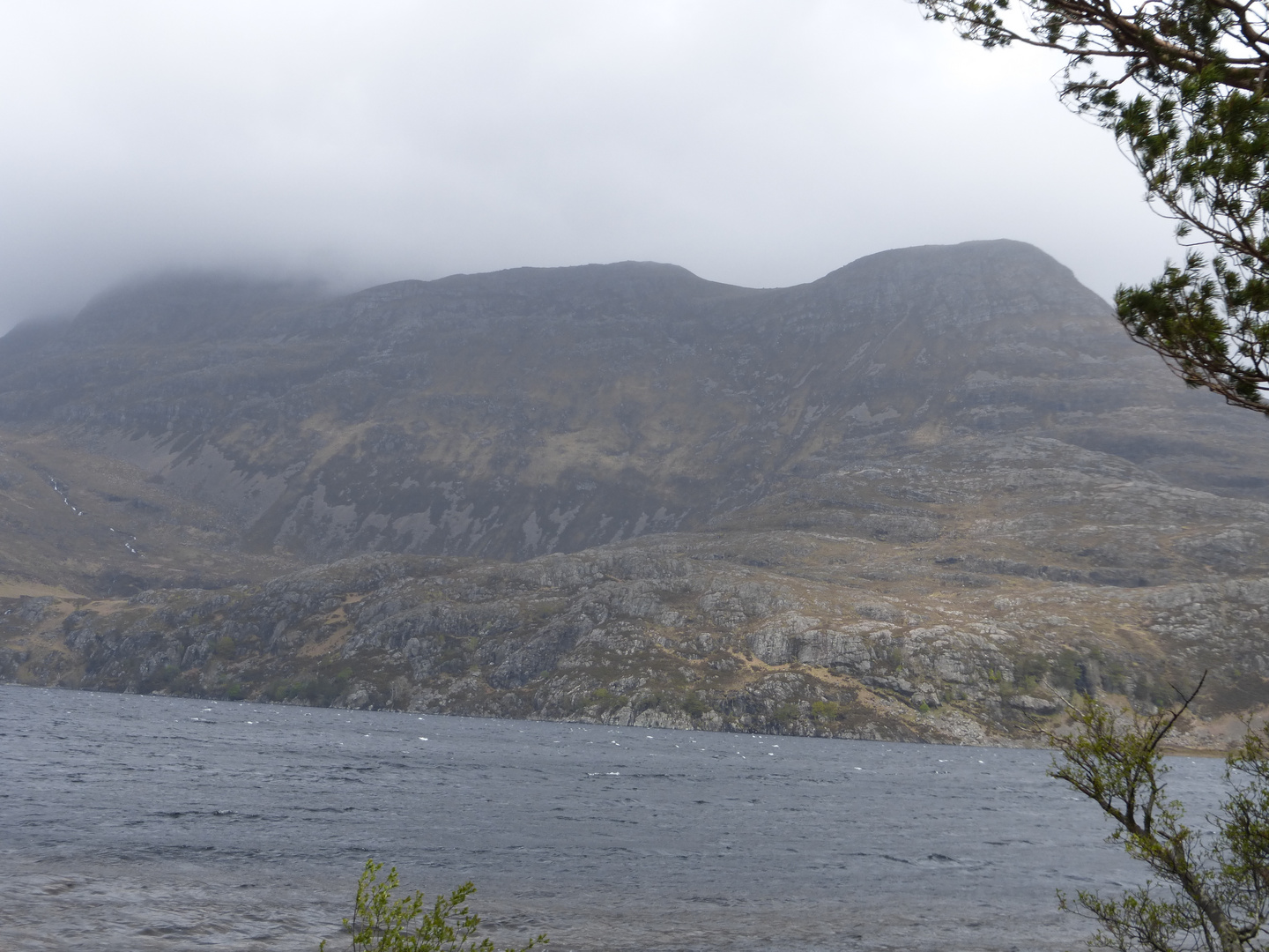 Sa ist der See von Lochnes  in Schottland 