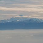 Sa majesté le Mont Blanc entouré de sa couronne de nuage