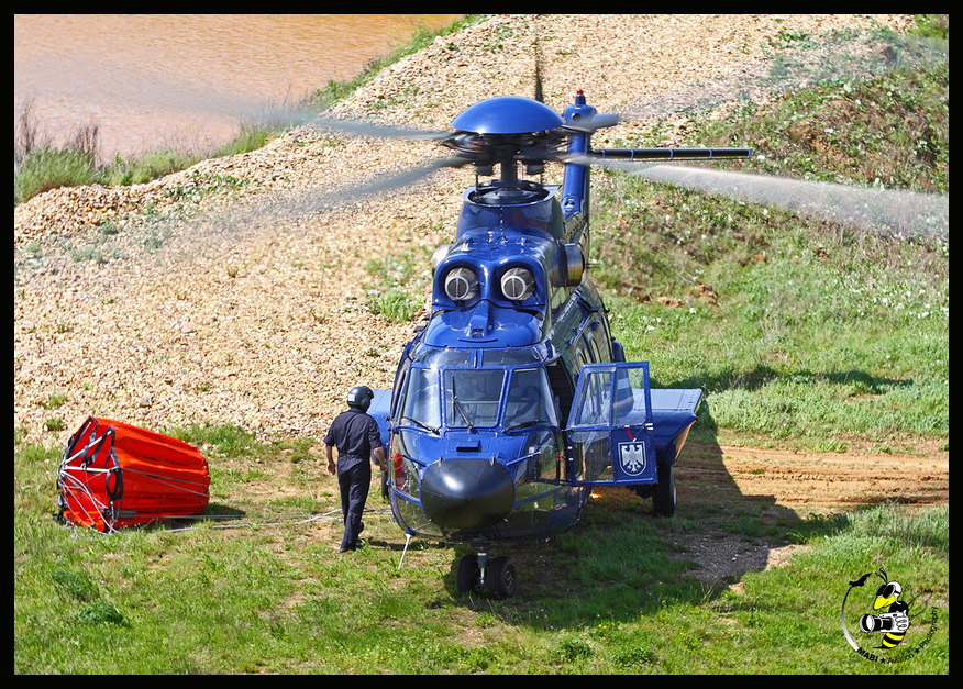 *** SA332L1 Super Puma mit Bambi-Bucket ***