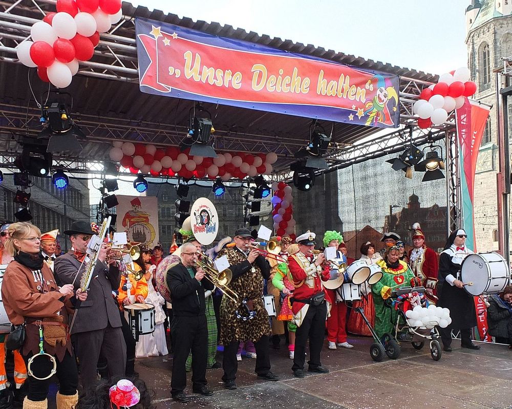 Saale-Narren Brassband am Rosenmontag 2014 in Halle