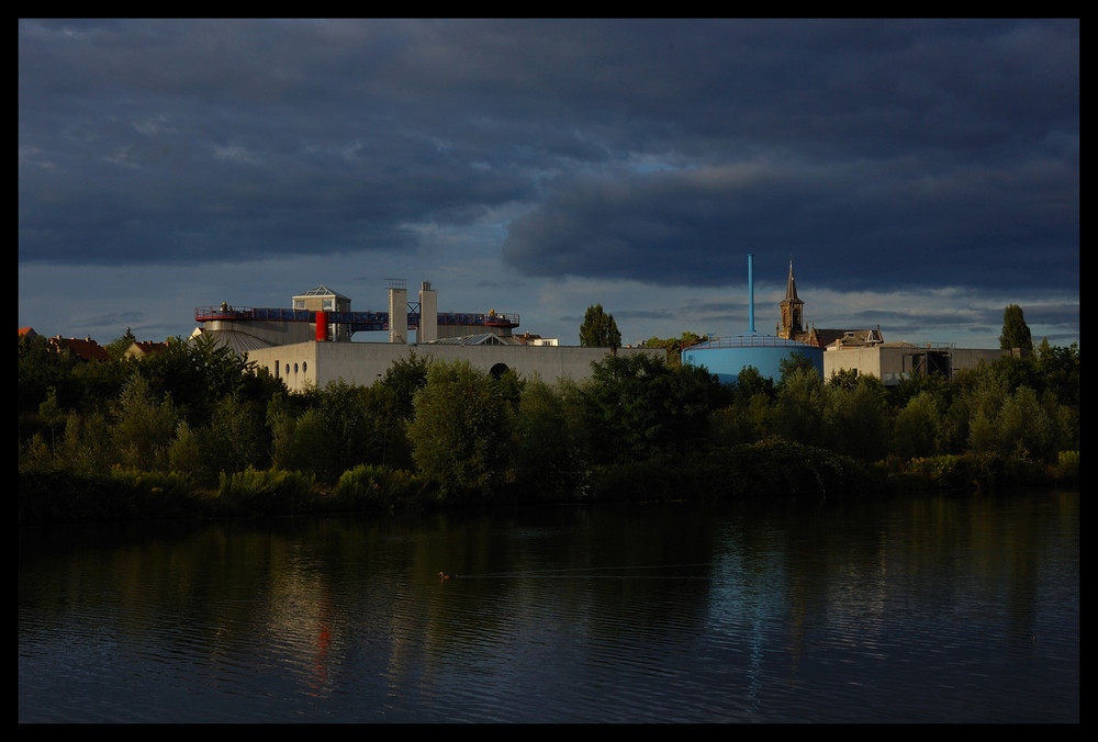 Saar rot blau