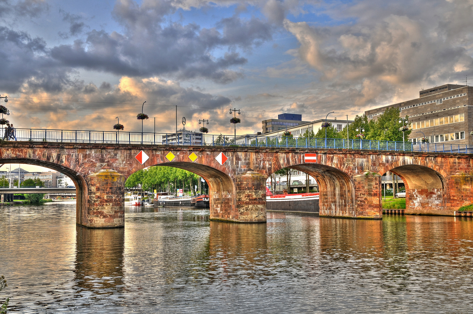 Saarbrücken, Stadtmitte an der Saar, Teil 2