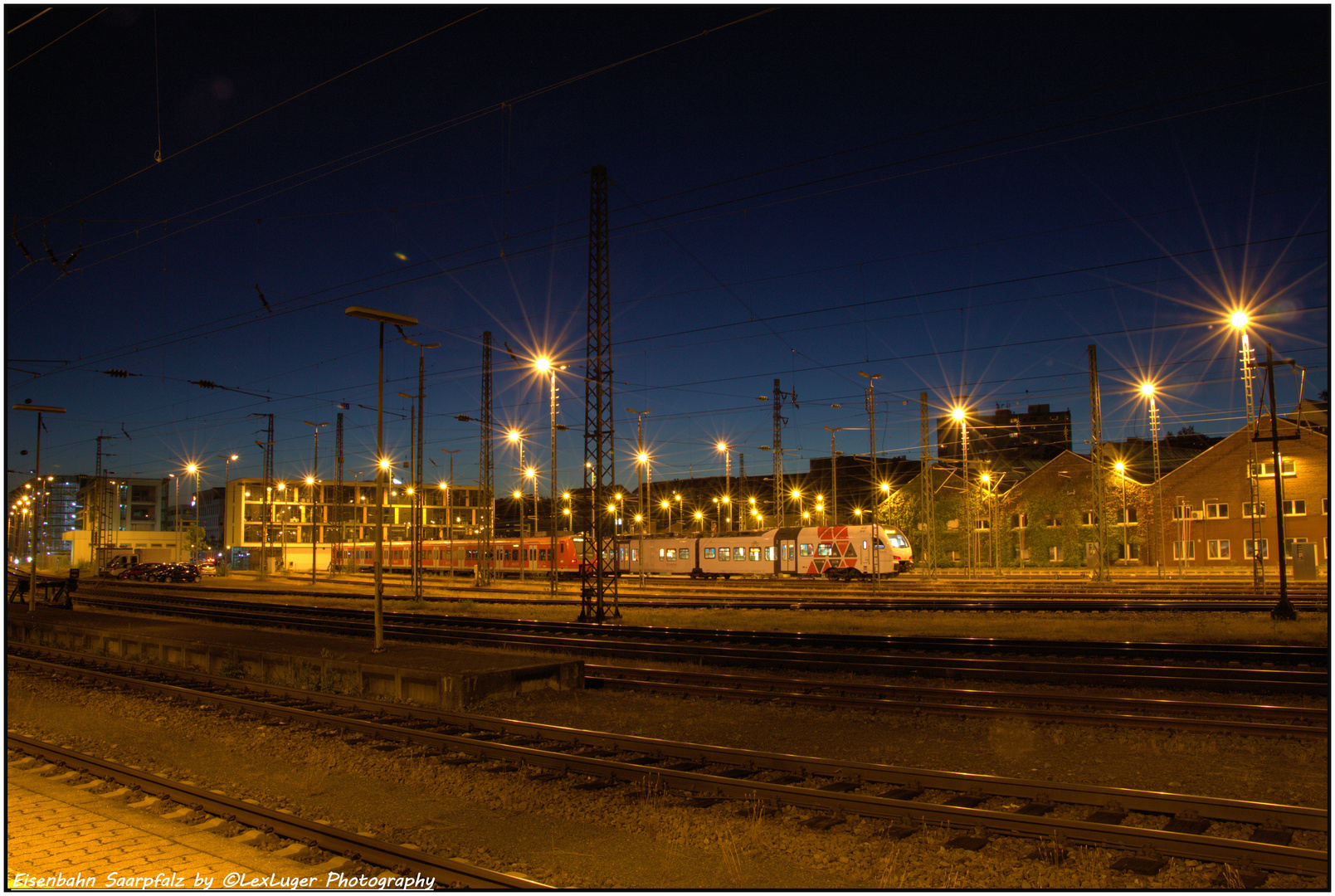 Saarbrücker Hauptbahnhof bei Nacht