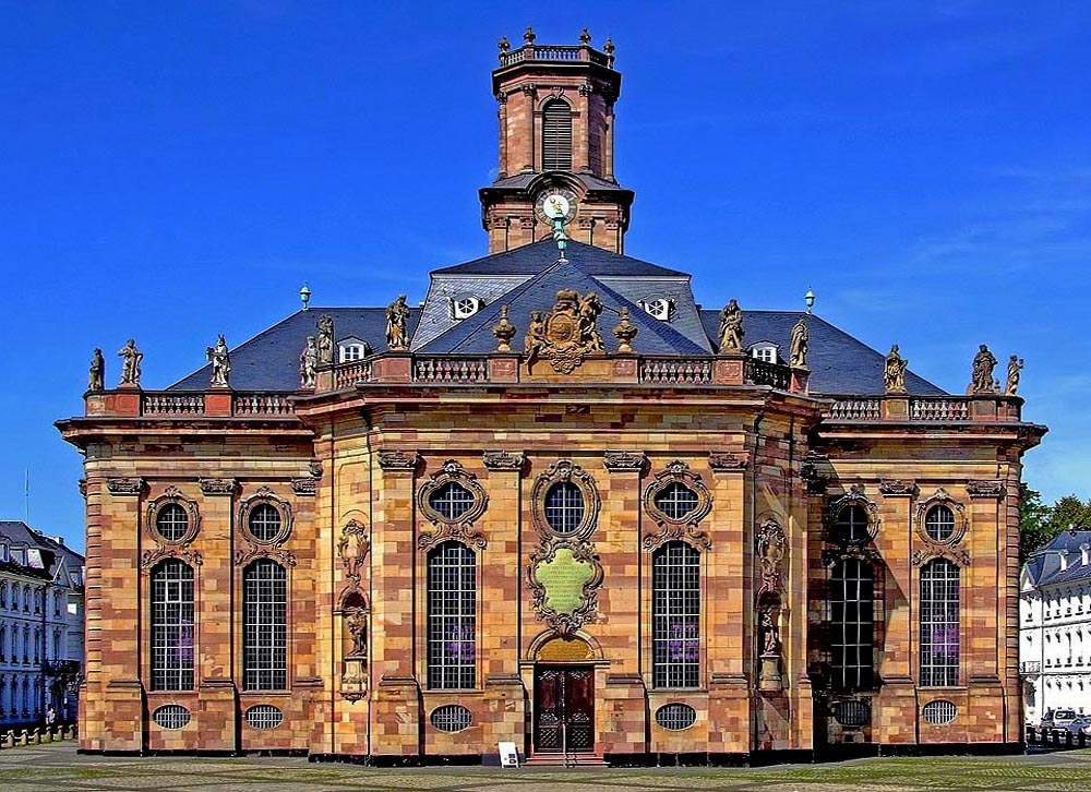 Saarbrücker Ludwigskirche entzerrt