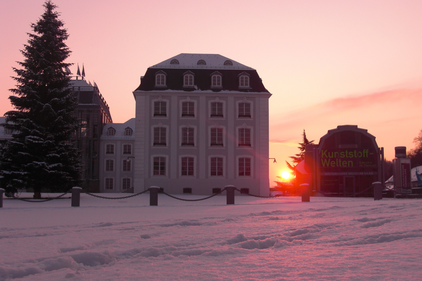 Saarbrücker Schloss bei Sonnenaufgang