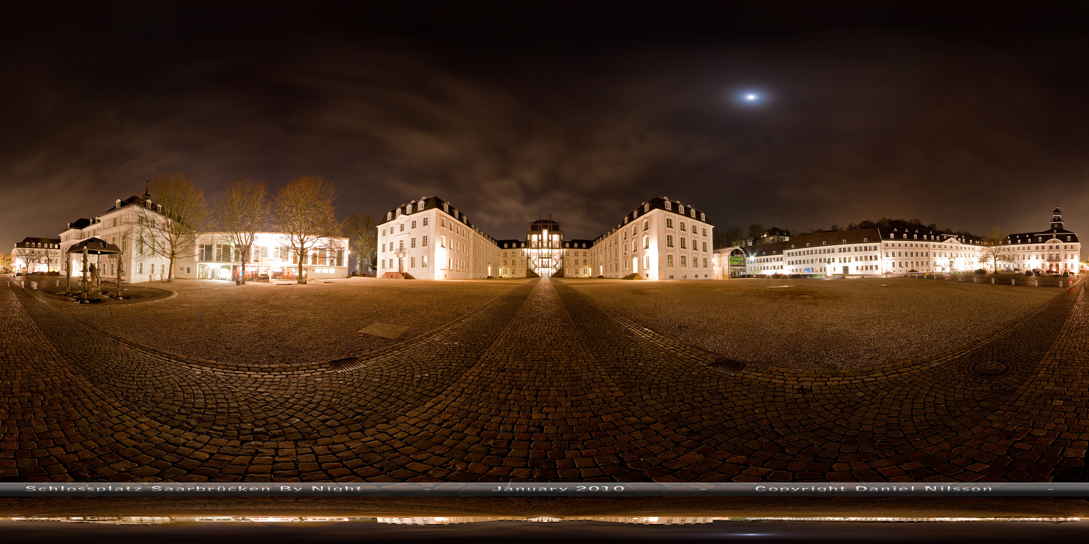 Saarbrücker Schlossplatz by Night - 360° Panorama