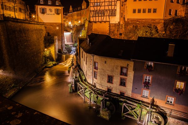 Saarburg bei Nacht