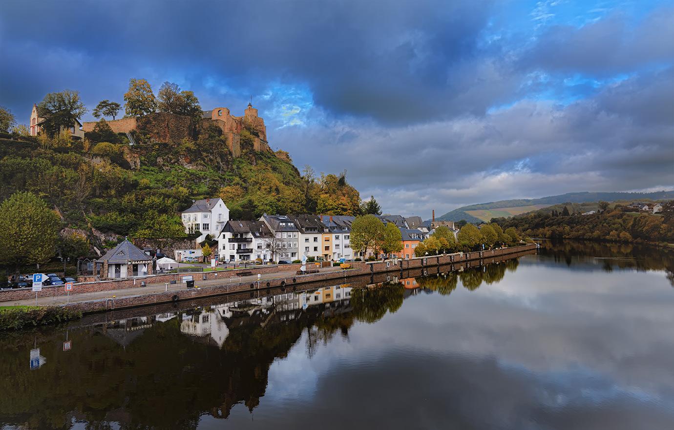 Saarburg im Herbst 