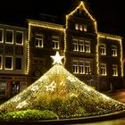 Saarburger Rathaus mit Weihnachtsbeleuchtung