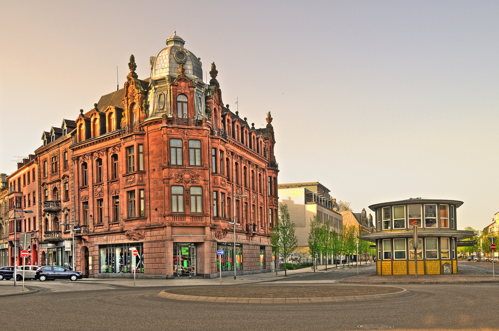 Saarlouis, Kleiner Markt, Busbahnhof, Teil 2