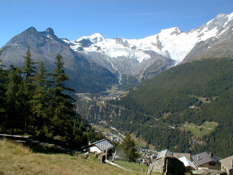 Saas Fee vom Weiler Dählwald aus gesehen