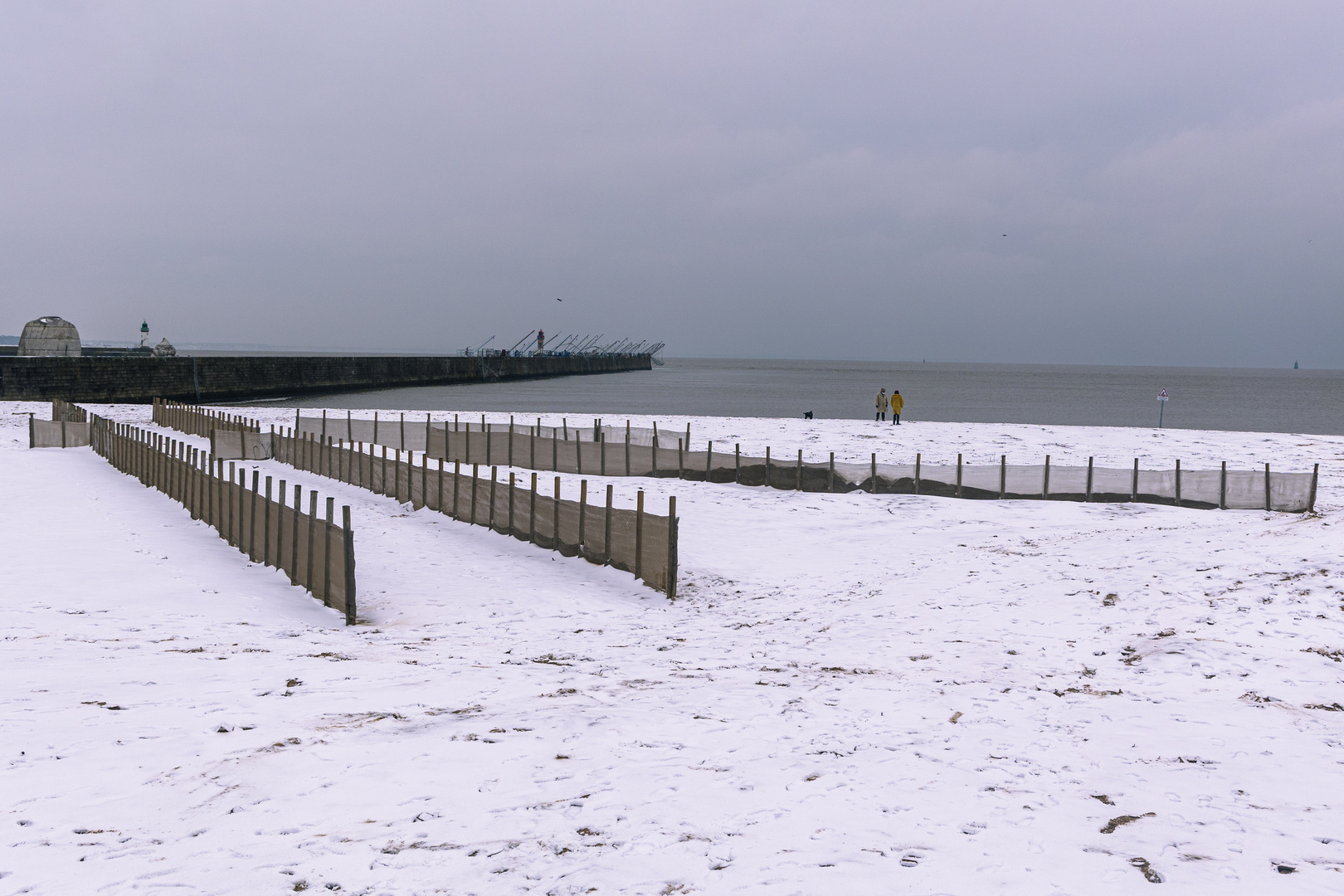 Sable, negie et jetée