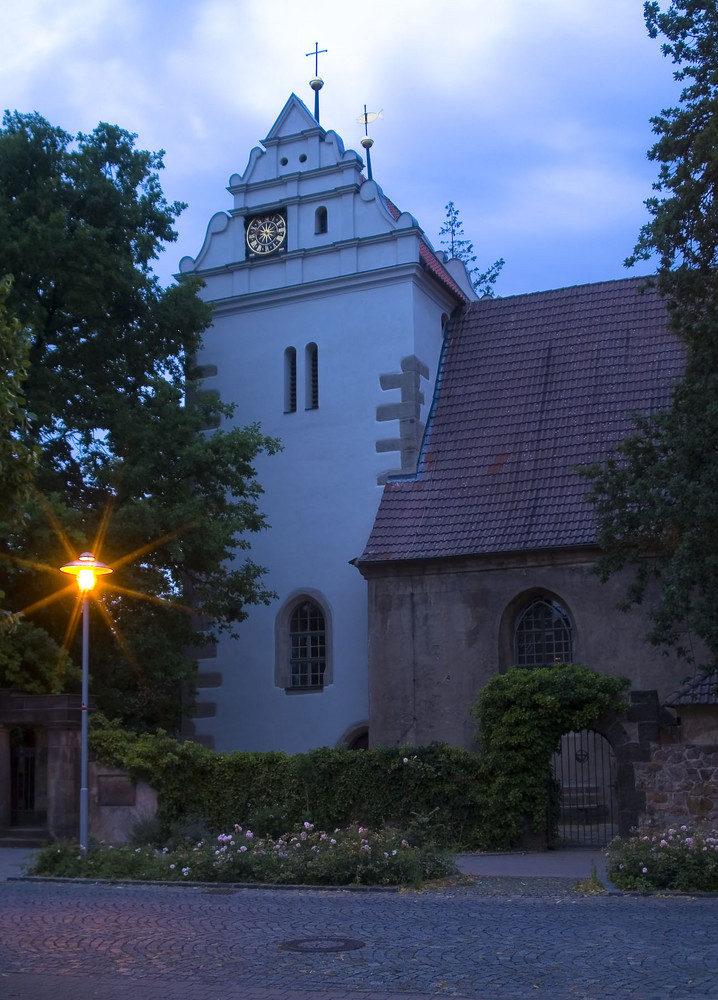 Sachsen - Alte Kirche Coswig am Abend....