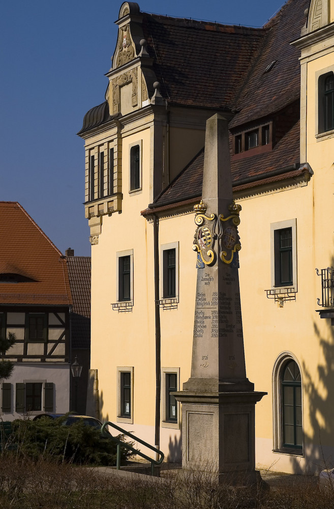 Sachsen - Postmeilensäule in Lommatzsch...