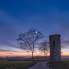 Sachsenhausener Warte am Ende der blauen Stunde