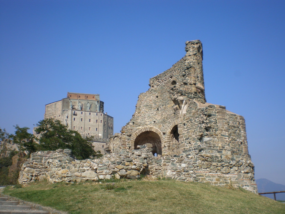 SACRA S.MICHELE. sepolcro dei monaci