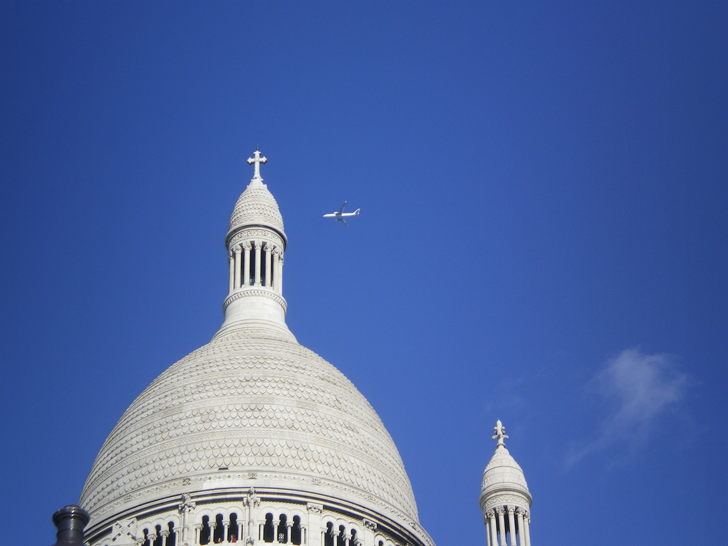 Sacré coeur et avion