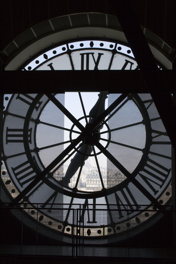 - Sacré-Cœur / Train Station Clock -
