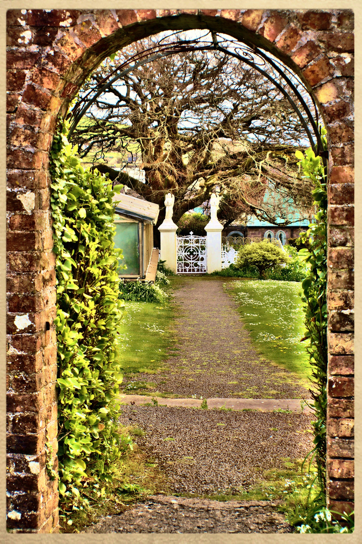 Sacred Heart University, Gardens