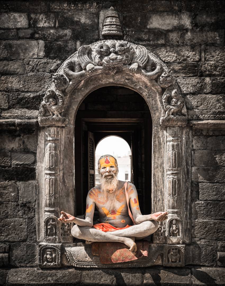 Sadhu im Totentempel