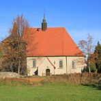 Sächsische Dorfkirche mit Glockenturm / 1