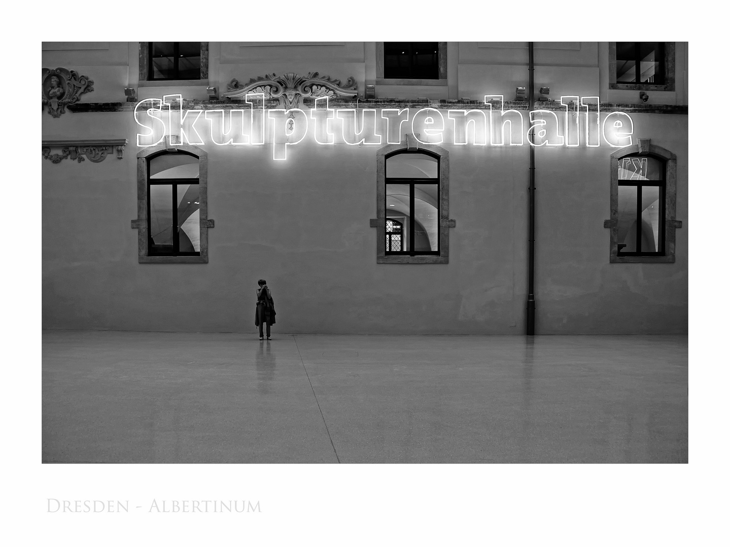 Sächsische Impressionen " Dresden - Albertinum, die Fotografin "